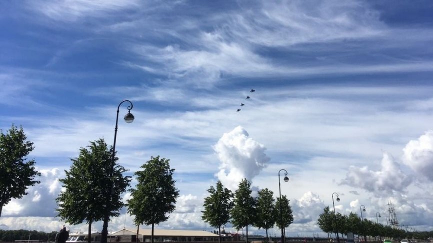В Петербурге проходит репетиция воздушной части парада ВМФ