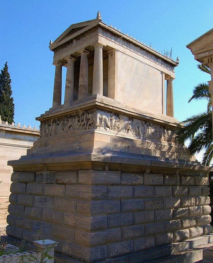 Мавзолей Генриха Шлимана в Афинах.