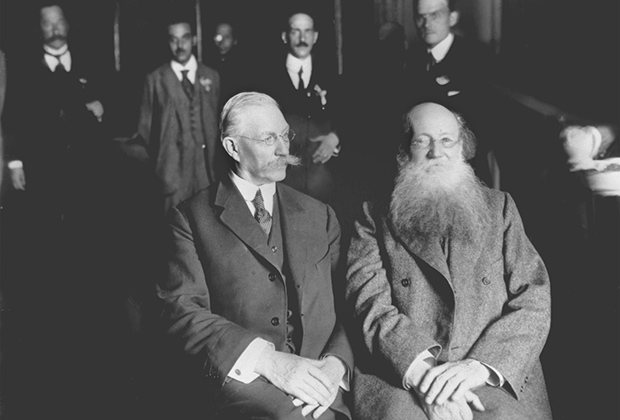 Участники Государственного совещания Милюков и Кропоткин, 1917 год