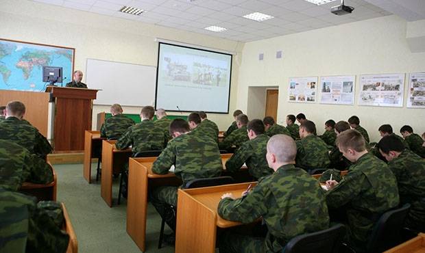 Замполиты-политруки, но уж точно не комиссары. Часть 1