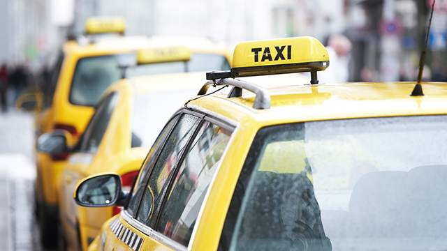 В Москве таксист изнасиловал уснувшую модель