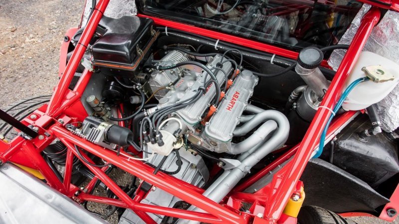 Lancia Rally 037 Stradale, построенная в начале 80-х для чемпионата мира по ралли (20 фото) Lancia Rally 037 Stradale, построенная в начале 80-х для чемпионата мира по ралли (20 фото)