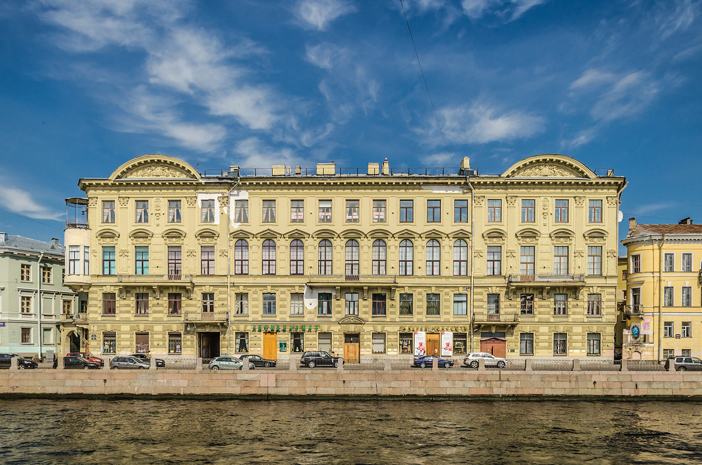 Набережная реки Фонтанки, 24 (Дом Безобразовых), Санкт-Петербург.jpg Набережная реки Фонтанки, 24 (Дом Безобразовых), Санкт-Петербург.jpg