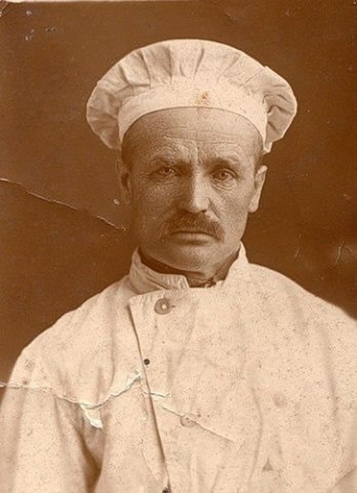 Пекарь блокадного Ленинграда, умерший от истощения Пекарь блокадного Ленинграда, умерший от истощения
