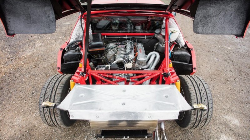 Lancia Rally 037 Stradale, построенная в начале 80-х для чемпионата мира по ралли (20 фото) Lancia Rally 037 Stradale, построенная в начале 80-х для чемпионата мира по ралли (20 фото)