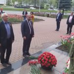 К мемориалам воинской славы в Северном Тушине возложили цветы