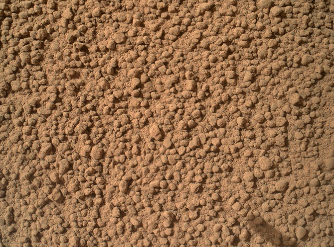 Curiosity приступил к анализу грунта Марса