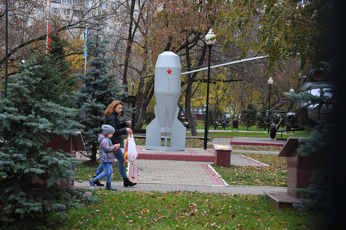 Сколько мест в Москве названо в честь героев Великой Отечественной?