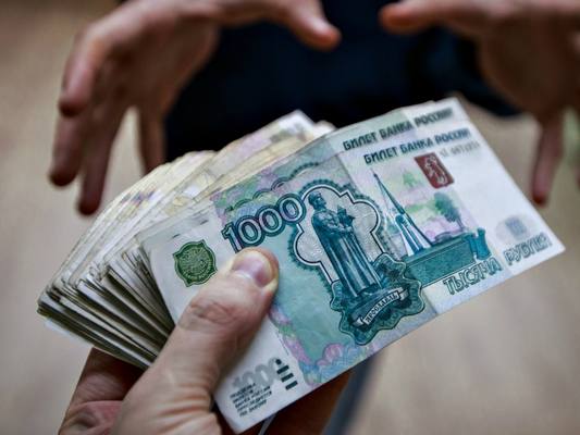 Петербургский следователь подозревается в получении взятки в полмиллиона евро Петербургский следователь подозревается в получении взятки в полмиллиона евро
