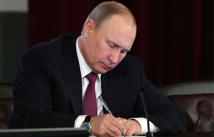 Путин приступил к решающей стадии отрыва России от долларовой системы Путин приступил к решающей стадии отрыва России от долларовой системы