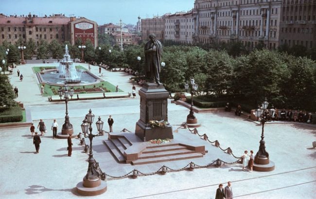 НЕ ПОРА ЛИ ВЕРНУТЬСЯ К СТАЛИНСКОЙ ЭКОНОМИКЕ? НЕ ПОРА ЛИ ВЕРНУТЬСЯ К СТАЛИНСКОЙ ЭКОНОМИКЕ?