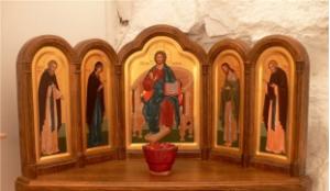 Где ставить иконы, как правильно поставить икону, в каком углу?