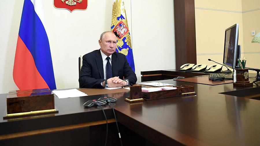 Владимир Путин раскритиковал кабмин за непрозрачные принципы выплат медикам.