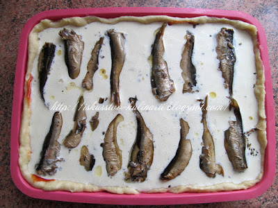 Закусочный пирог со шпротами Закусочный пирог со шпротами