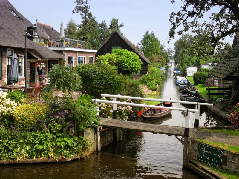 МИР ВОКРУГ. "Голландская Венеция" - Гитхорн (Giethoorn) МИР ВОКРУГ. "Голландская Венеция" - Гитхорн (Giethoorn)