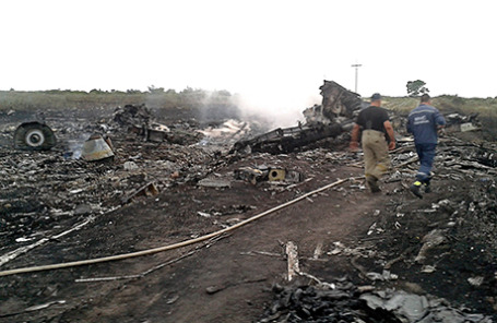 Место падения самолета Boeing «Малайзийских авиалиний» возле Донецка.