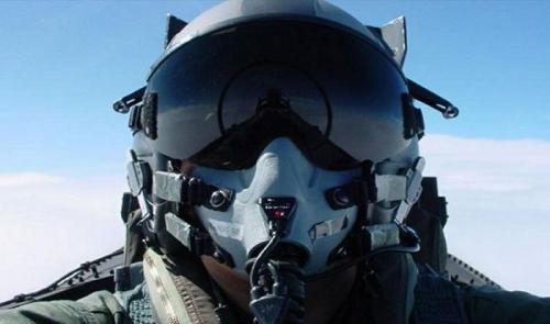 В Турции человек, которому больше 80-ти лет, не имеет права быть пилотом.