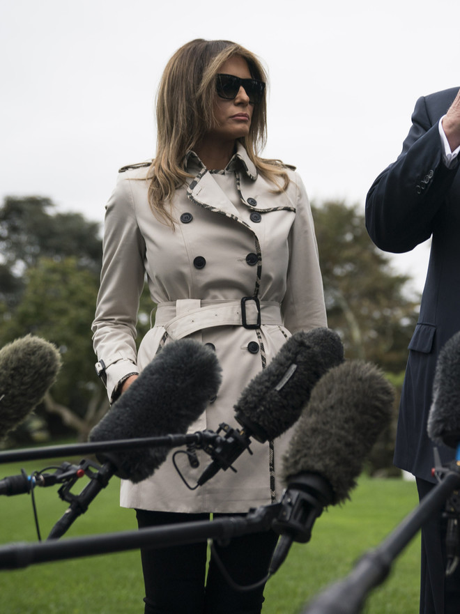 13 осенних образов Мелании Трамп, которые подходят всем (фото 14.2) 13 осенних образов Мелании Трамп, которые подходят всем (фото 21)