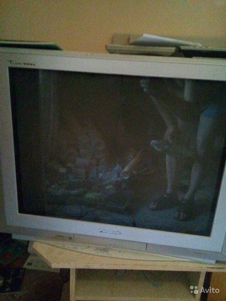 В разделе "Телевизоры" на Авито можно отлично посмеяться Отражения бывают очень коварны
(19 фото)