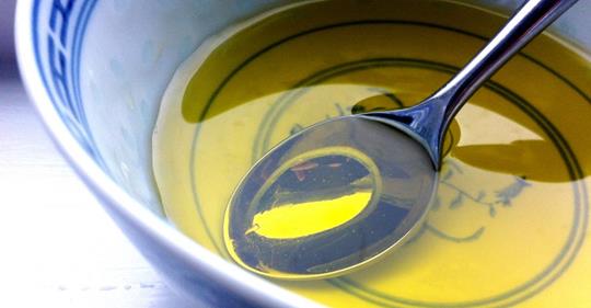 Удивительное масло, которое предотвращает выпадение волос и восстанавливает рост бровей