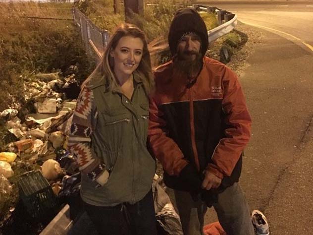 Благодарная американка собрала для бездомного более 120 тысяч долларов
