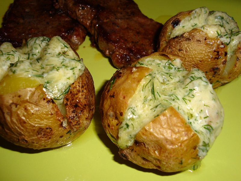 Шикарный гарнир - запечённая в духовке картофель с сыром