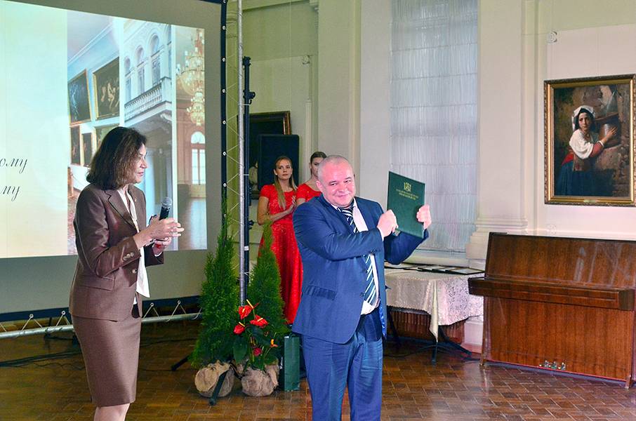 Симферопольский художественный музей отметил 80-летие Симферопольский художественный музей отметил 80-летие