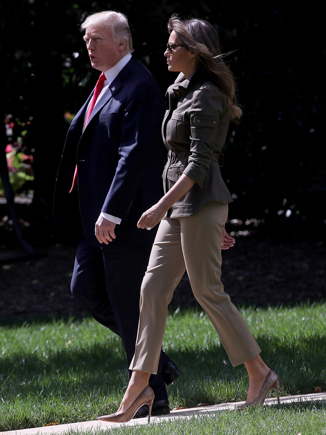 13 осенних образов Мелании Трамп, которые подходят всем (фото 6.2) 13 осенних образов Мелании Трамп, которые подходят всем (фото 9)
