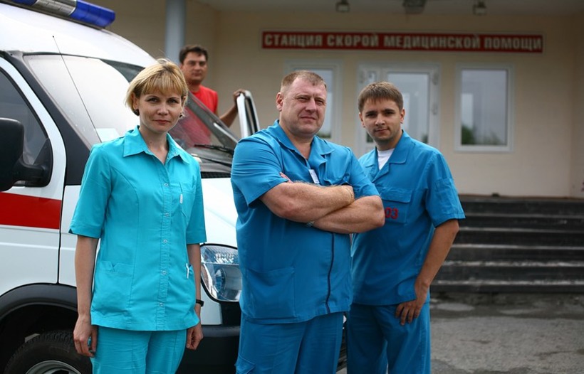 Эти парни ночью заступились за девушку. Оказалось, это врачи скорой помощи... Эти парни ночью заступились за девушку. Оказалось, это врачи скорой помощи...