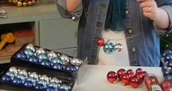 Находчивая девушка сделала великолепное украшение из недорогих шаров, купленных в соседнем супермаркете…