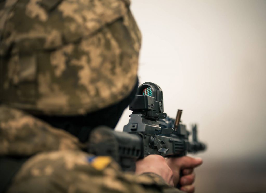 Боевикам ВСУ выдали американские «снайперки» для провокаций — ЛНР Боевикам ВСУ выдали американские «снайперки» для провокаций — ЛНР