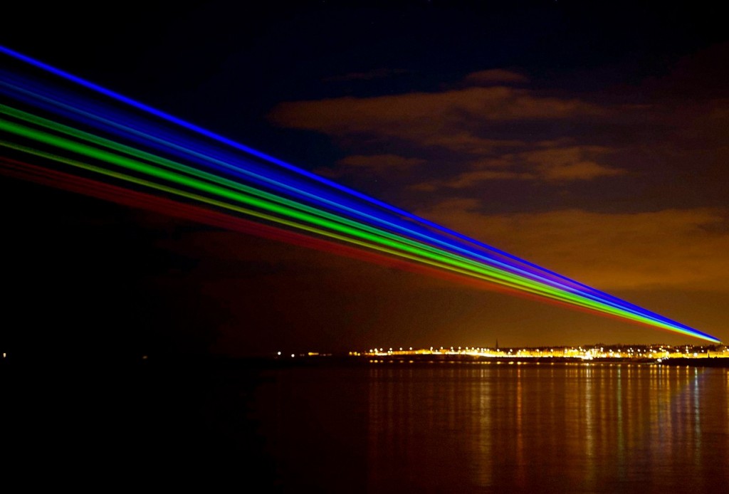 Лазерная проекция радуги американской художницы Иветт Маттерн в честь старта культурной олимпиады на северо-востоке Великобритании. Фото: Getty Images / Fotobank.com