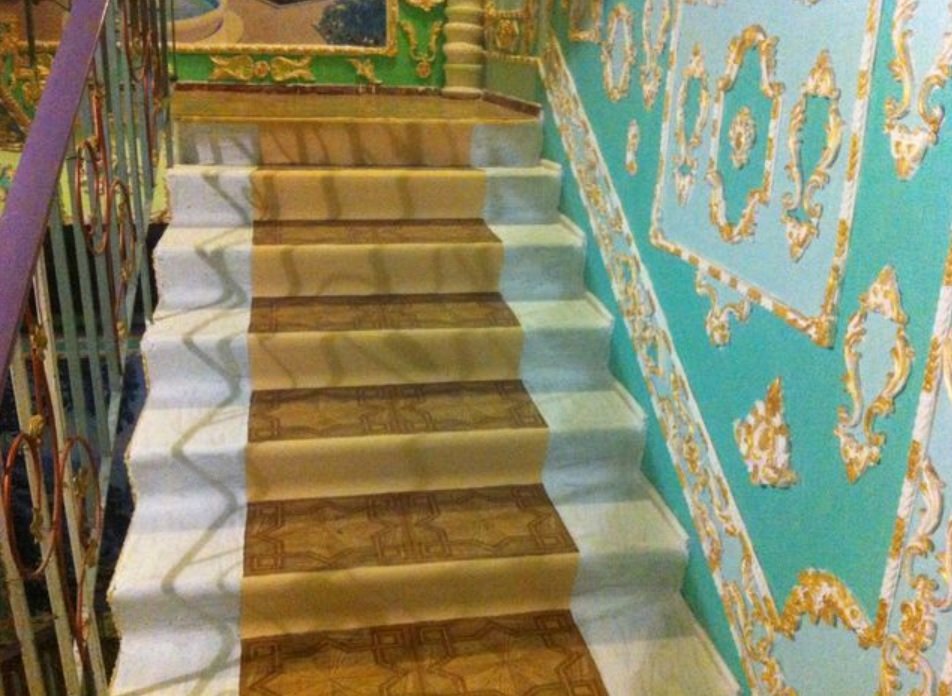 Подъезд как произведение искусства (15 фото) Подъезд как произведение искусства (15 фото)