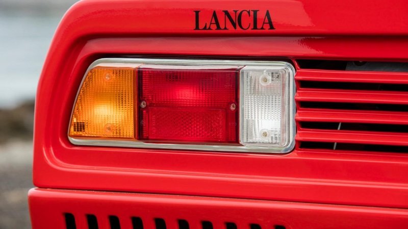 Lancia Rally 037 Stradale, построенная в начале 80-х для чемпионата мира по ралли (20 фото) Lancia Rally 037 Stradale, построенная в начале 80-х для чемпионата мира по ралли (20 фото)