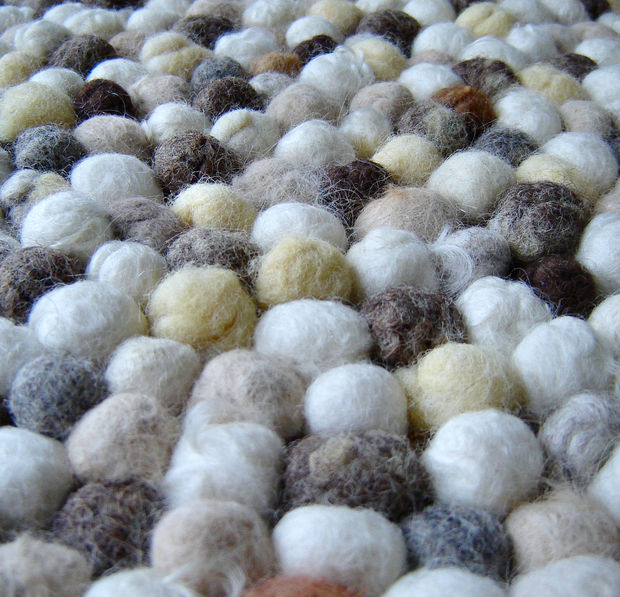 Picture of Felt Ball Rug
