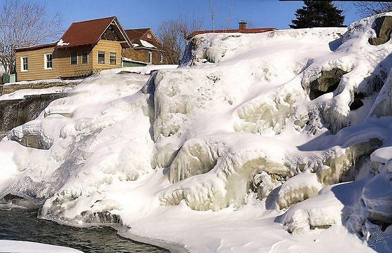 icefalls04 10 невероятных ледяных водопадов