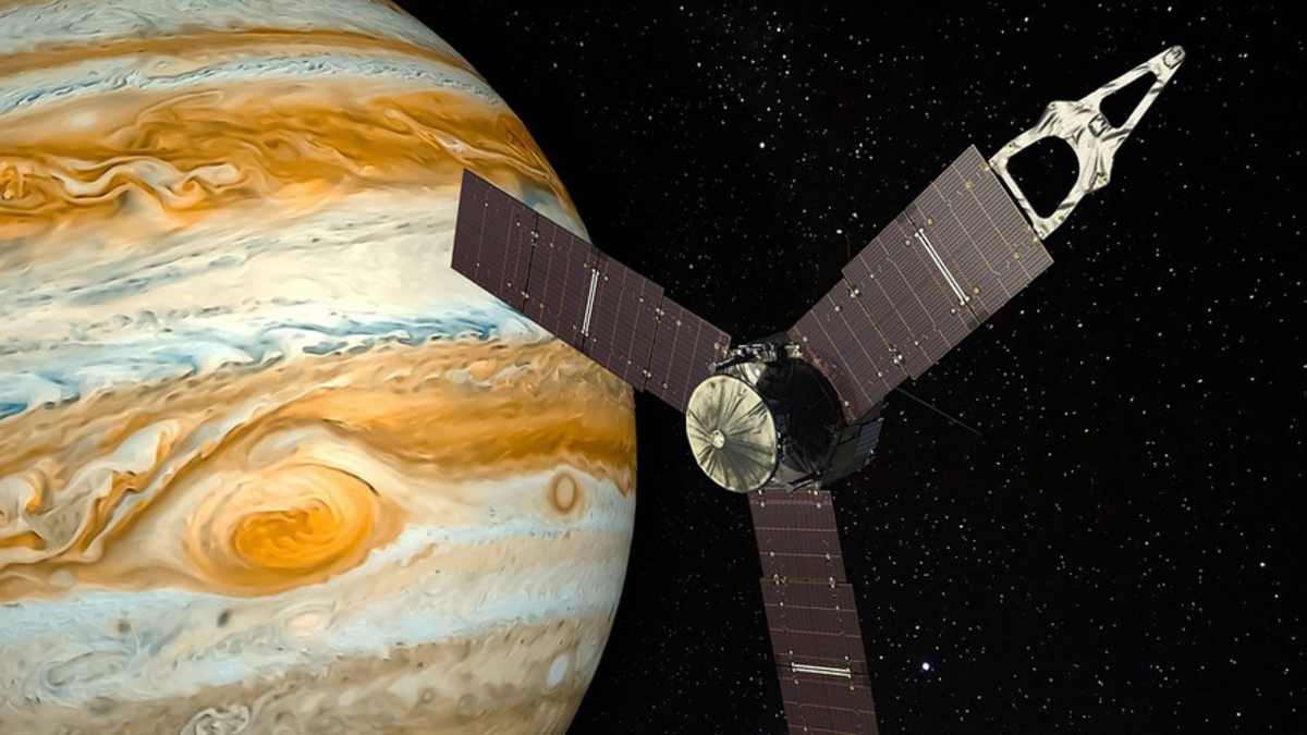 В Большом красном пятне на Юпитере нашли воду