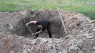 ВЫЖИВАНИЕ В ЛЕСУ/ДОМИК ИЗ ГЛИНЫ/ЧАСТЬ 1