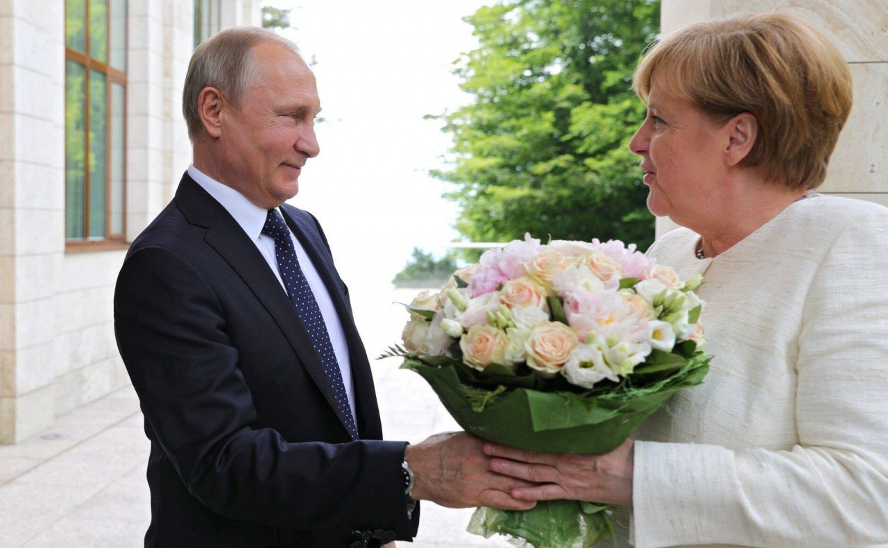 4 часа переговоров Путина и Меркель про безальтернативность.