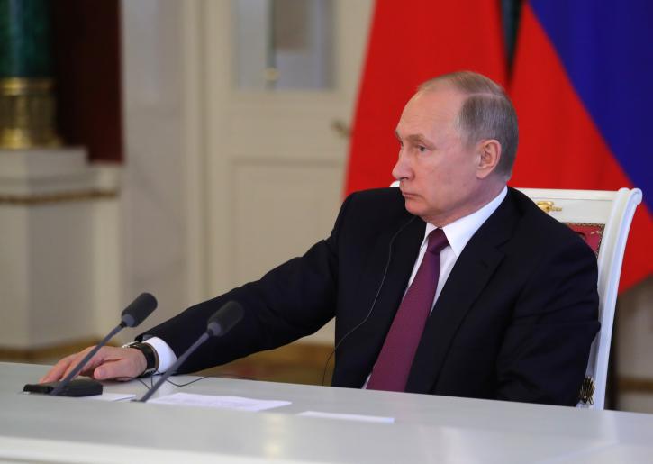 Последние новости сегодня. Путин продлил запрет на перевозки с Украины через Россию