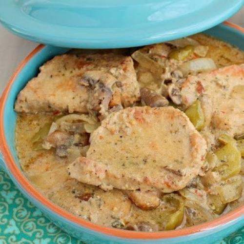 Тушеная свинина с грибами в мультиварке.