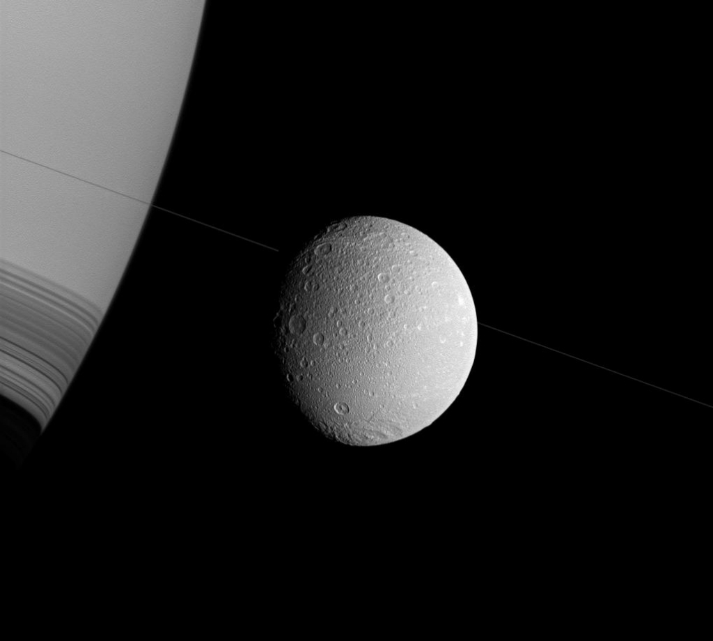 Лучшие фотографии Сатурна, сделанные аппаратом “Кассини”