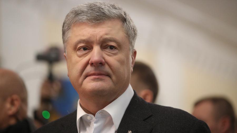 Психолог сравнила мешки под глазами Зеленского и Порошенко