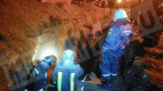 Тела двоих погибших землекопов извлекли из-под завала в Иркутске