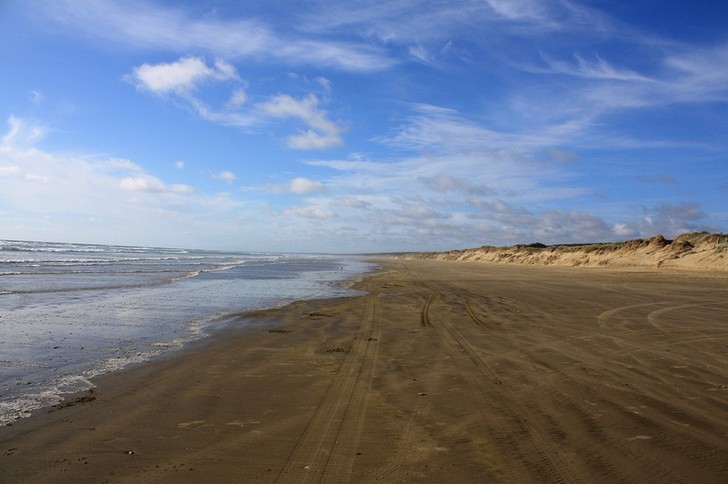 Пляж Найнти Майл (Ninety Mile Beach)