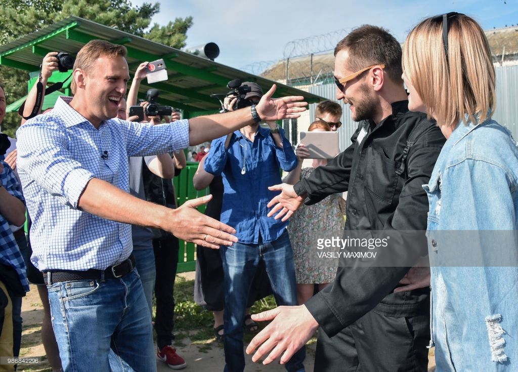 Олег Навальный на свободе.
