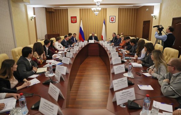 Аксёнов делает ставку на молодёжь Крыма