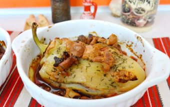 Фаршированные перцы с курицей и лисичками