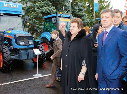 На территории Владимирского МТЗ член ЕдРо Аникеев разместил Ашан и требует установить там автобусную остановку На территории Владимирского МТЗ член ЕдРо Аникеев разместил Ашан и требует установить там автобусную остановку