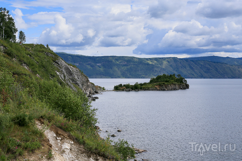 Байкал и Шаманский мыс / Фото из России